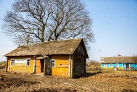 Молодые белорусы скупают пустующие дома в деревне